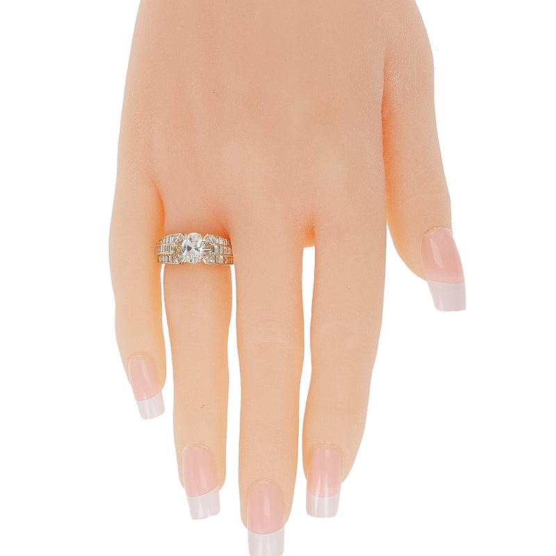 Van Cleef & Arpels GIA Certified Oval 1.01 ct. F VVS1 Diamond Engagement Ring, 18K
