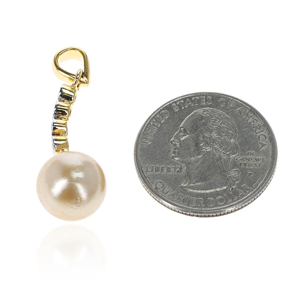 10.40 ct. South Sea Pearl and 0.25 Diamond Pendant, 14K Gold