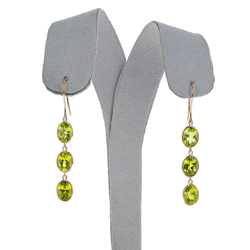 Three Oval Peridot Dangling Earrings, 18K