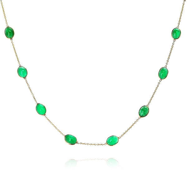 Oval shape Emerald Necklace, 18k