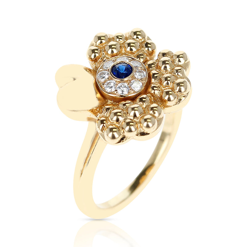Paris Clover Ring with Diamonds and Center Blue Sapphire, 18 Karat Yellow Gold